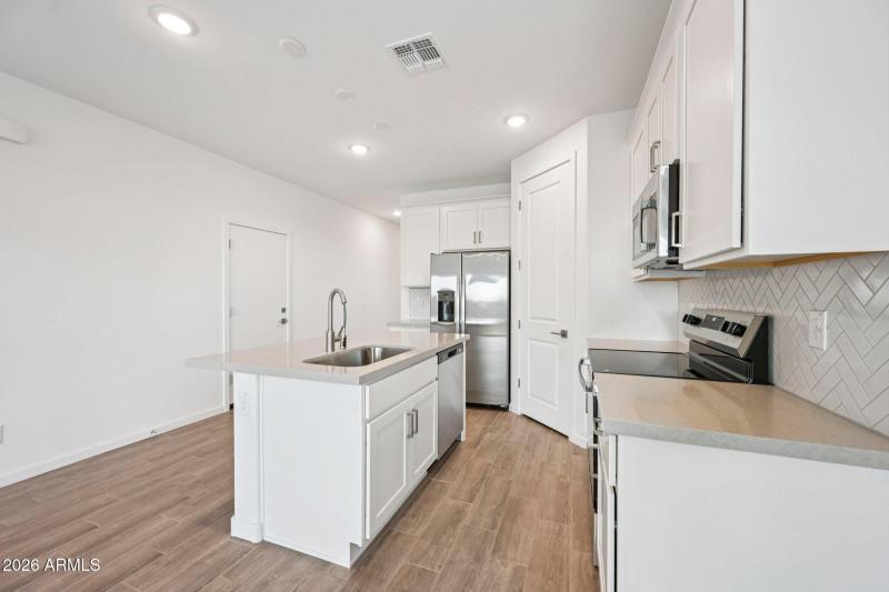 14-web-or-mls-La Senda Dr W-S1103-014