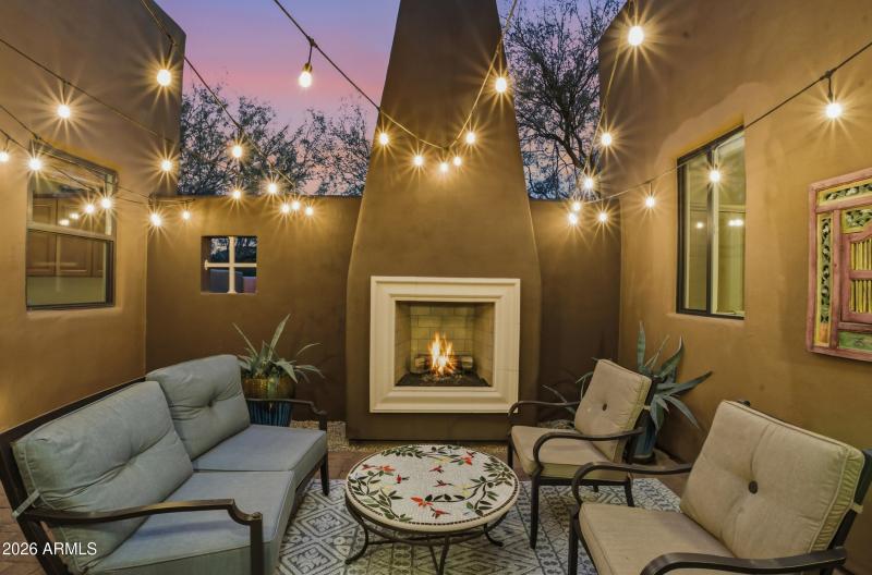 Private courtyard w/ fireplace