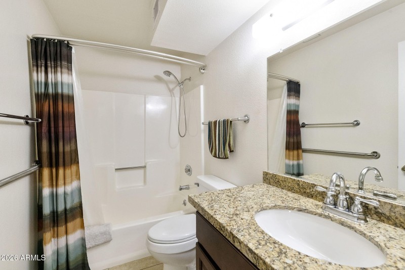 Bathroom – Shower/Tub