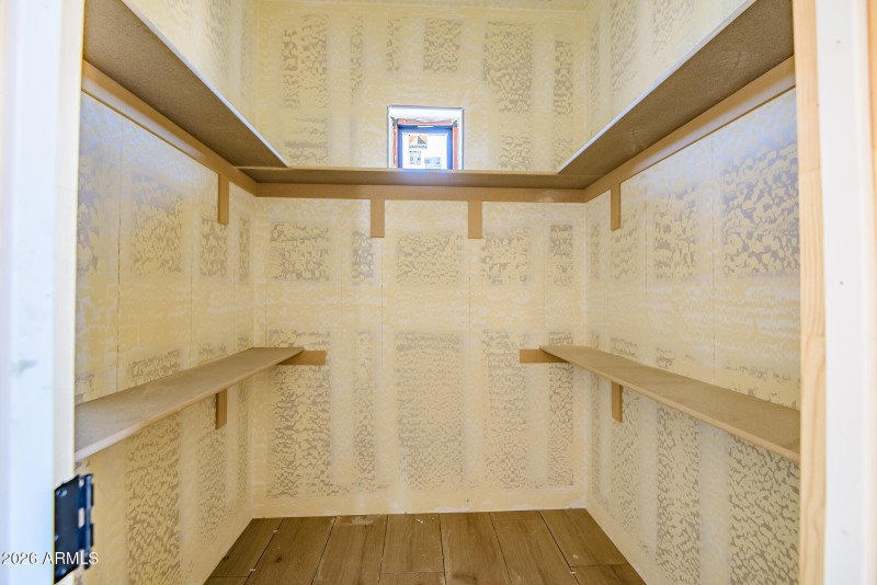 Walk in closet bed 3