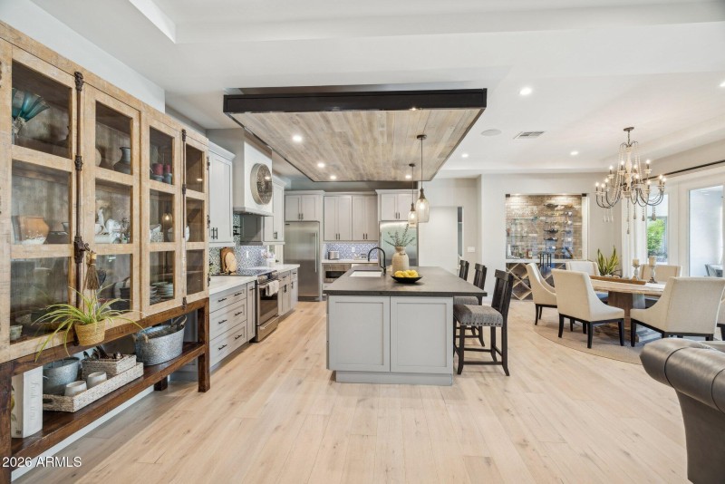 30-web-or-mls-5402-e-corrine-dr