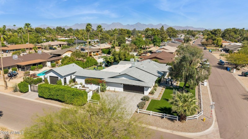 97-web-or-mls-5402-e-corrine-dr
