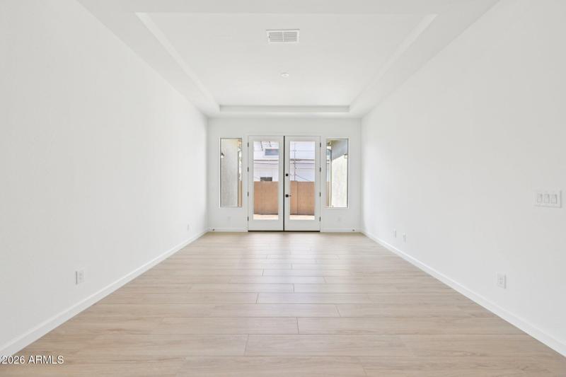 6-web-or-mls-E Twin Acres Dr-S1103-006