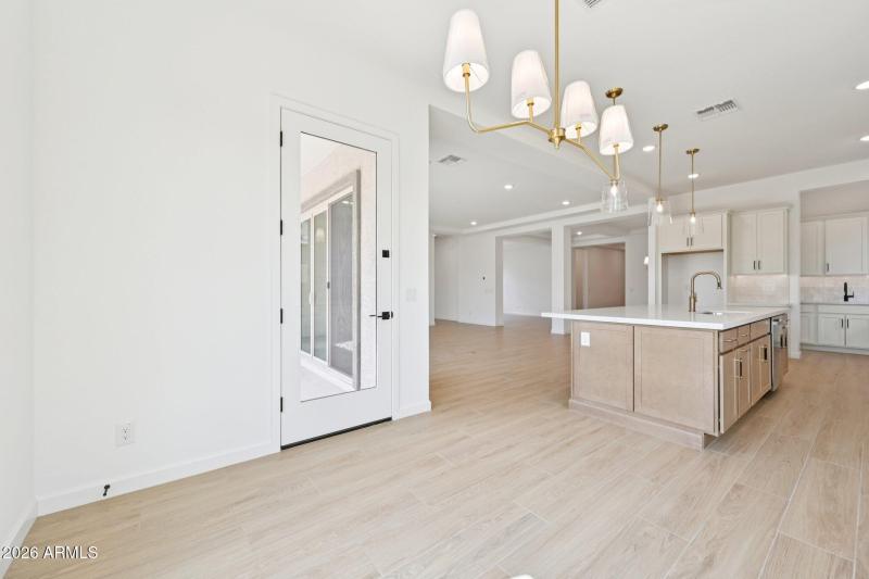 14-web-or-mls-E Twin Acres Dr-S1103-014