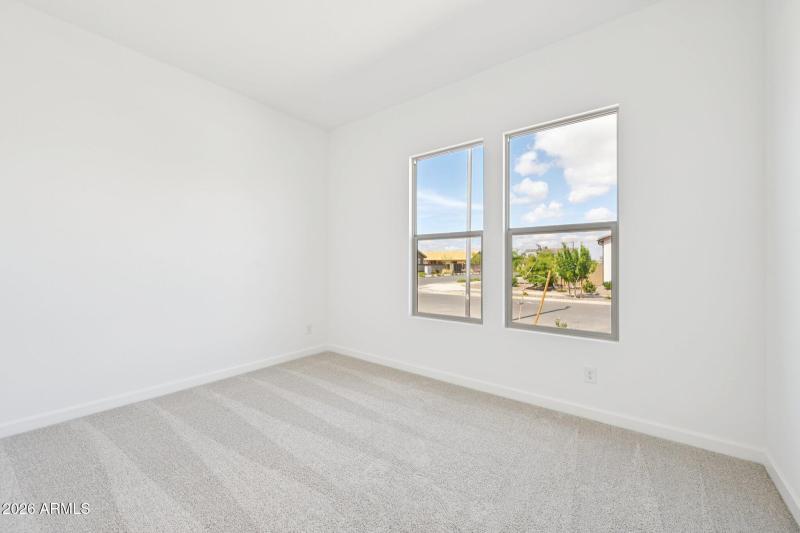 27-web-or-mls-E Twin Acres Dr-S1103-027