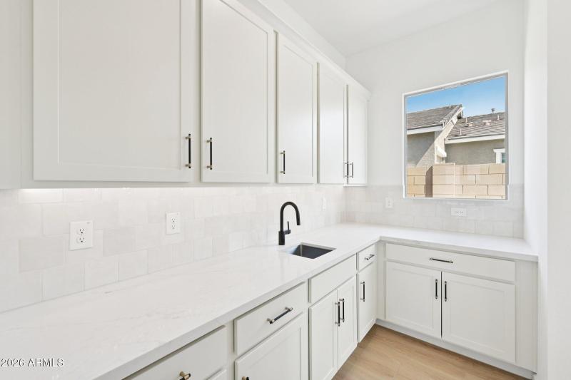 31-web-or-mls-E Twin Acres Dr-S1103-031