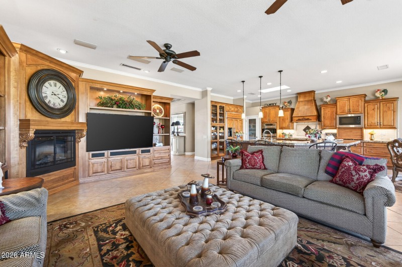 23_21837_N_Montego_Dr23_mls