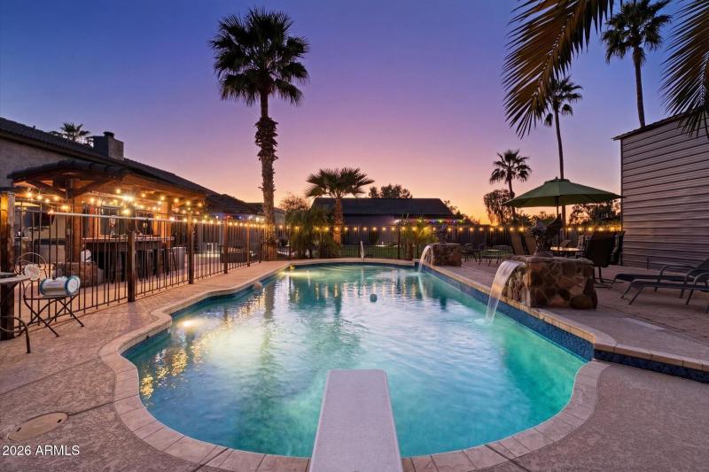 Resort-Style Pool w Water Features