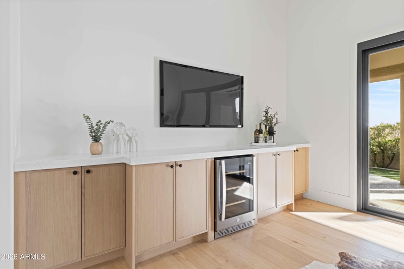 Primary entertainment