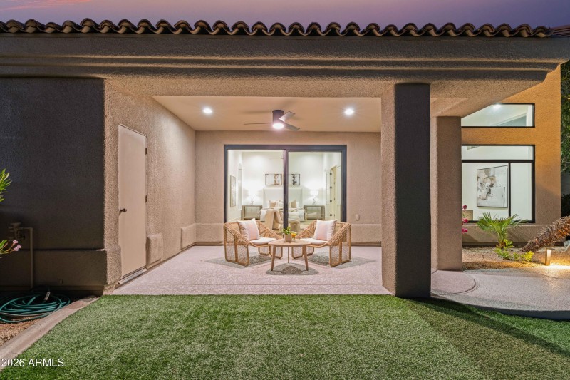 Primary suite outdoor sitting area