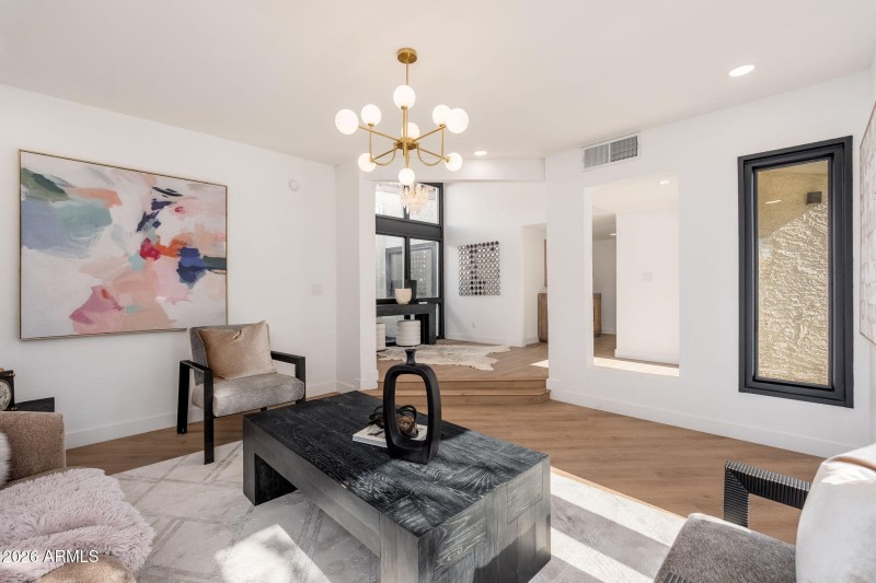 1926 E Augusta Ave - 09