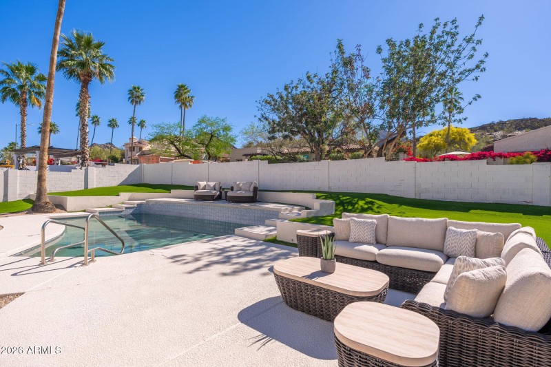 1926 E Augusta Ave - 50