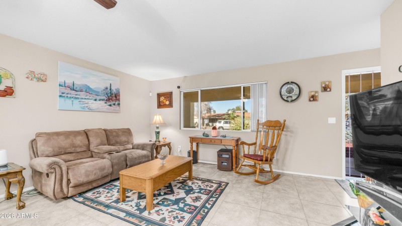 637 S Copper Dr (2)