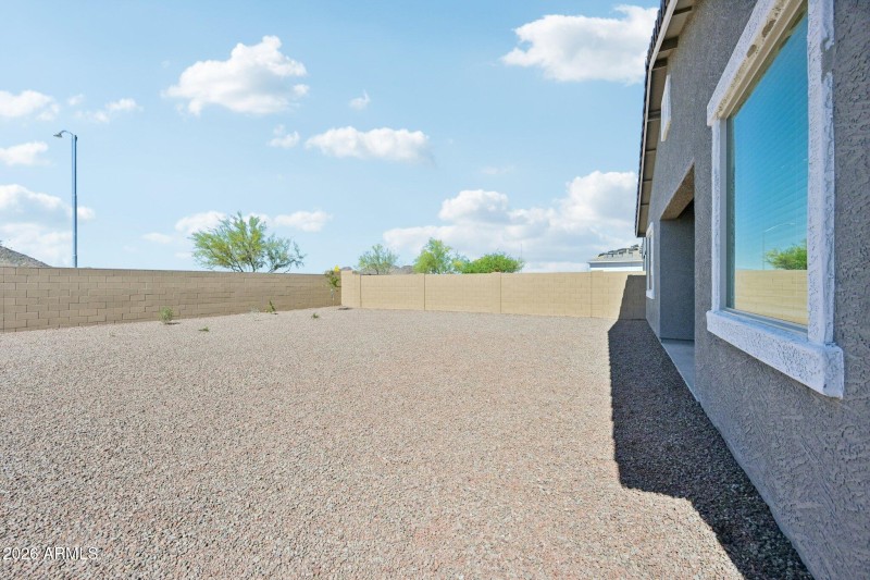 37-web-or-mls-77th Dr-S1403-037