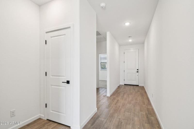 5-web-or-mls-W Tamarisk Ave-S1403-005