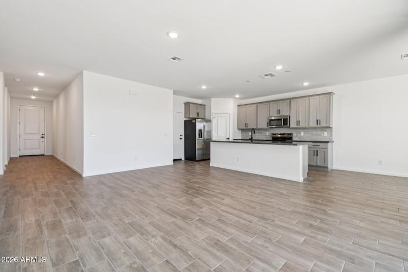 12-web-or-mls-W Tamarisk Ave-S1403-012