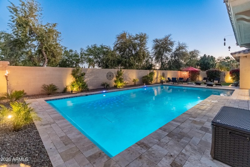 15817 W Bonitos Dr (tw)-28