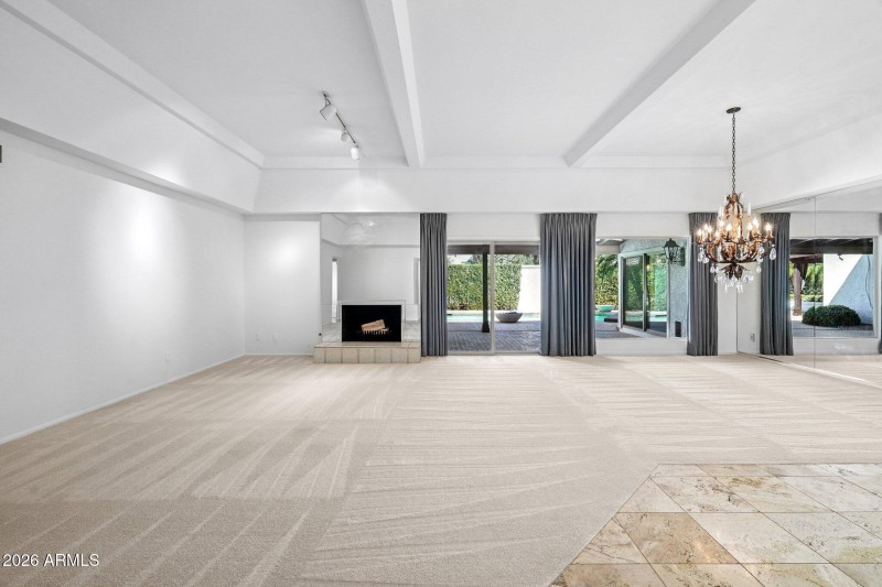 6-web-or-mls-E Solano Dr-L1403-006