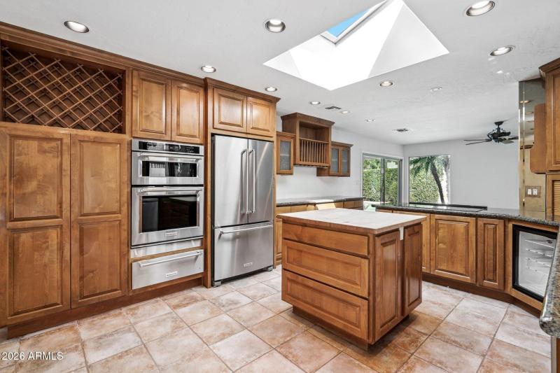 15-web-or-mls-E Solano Dr-L1403-015