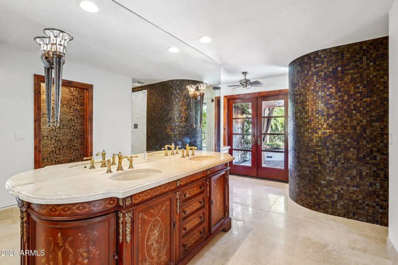 38-web-or-mls-E Solano Dr-L1403-038