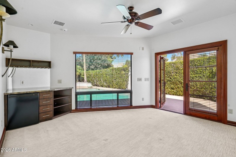 56-web-or-mls-E Solano Dr-L1403-056