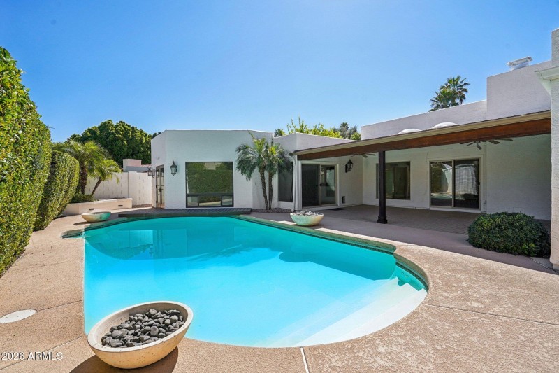 69-web-or-mls-E Solano Dr-L1403-069