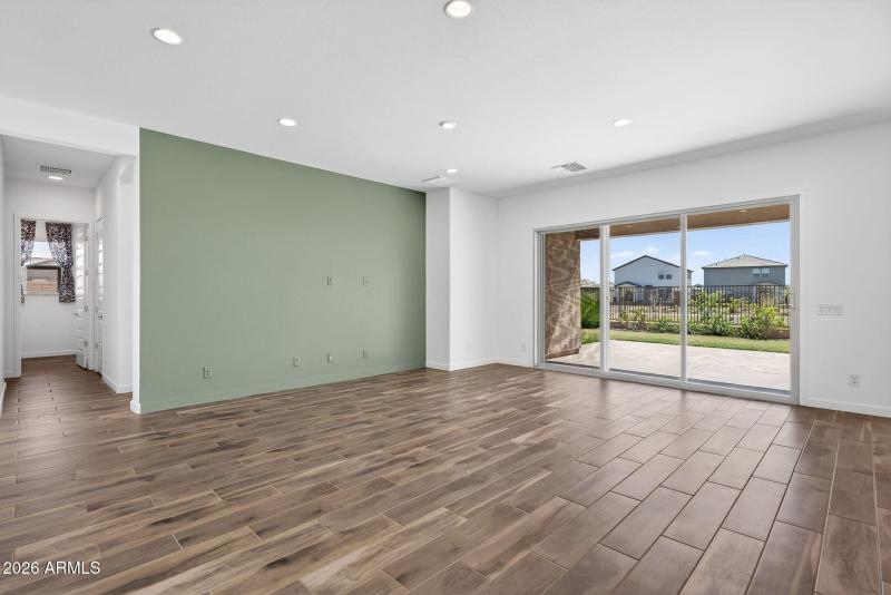 8-web-or-mls-066E Terrel St