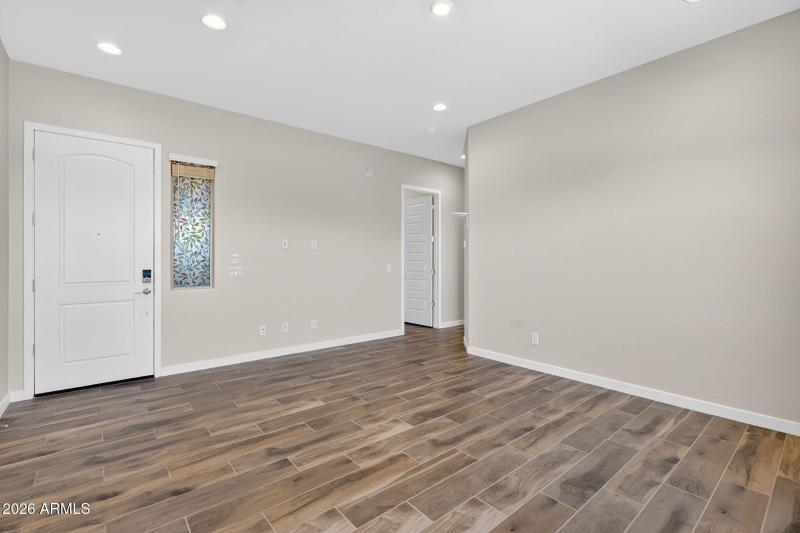 22-web-or-mls-057E Terrel St