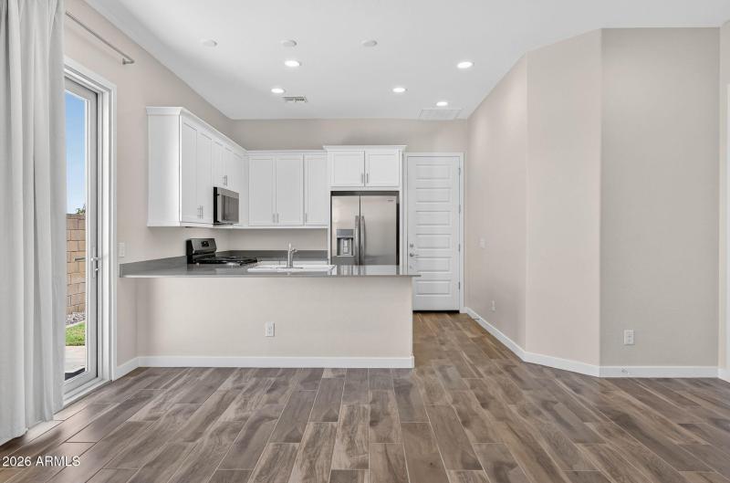 25-web-or-mls-062E Terrel St