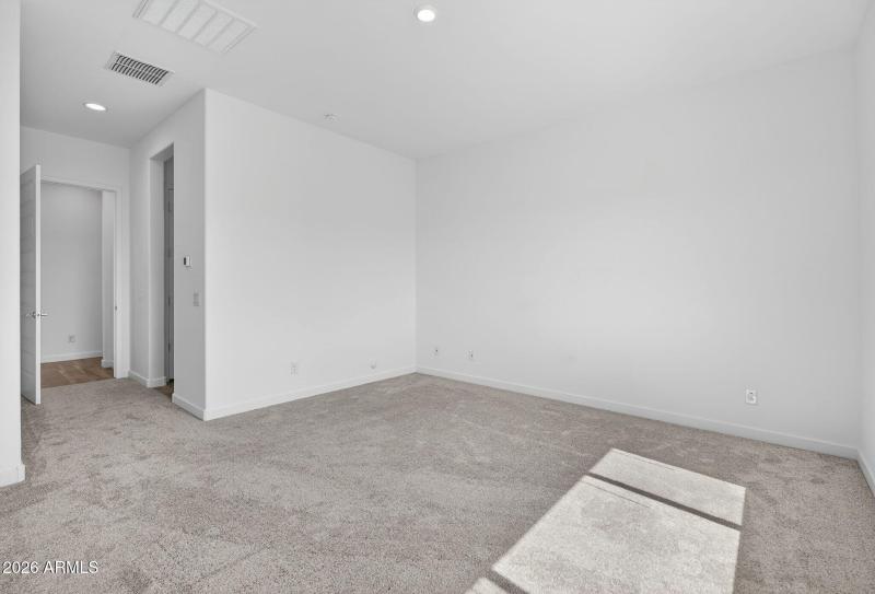 33-web-or-mls-045E Terrel St