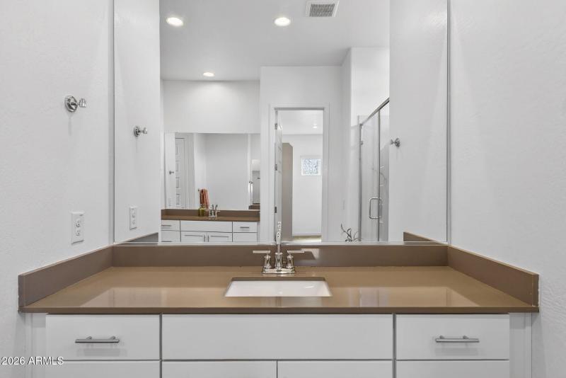 37-web-or-mls-047E Terrel St