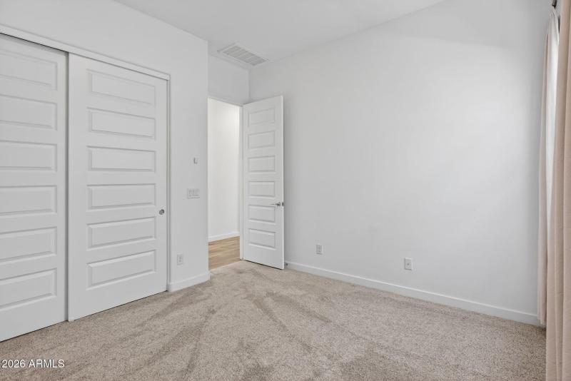 44-web-or-mls-033E Terrel St