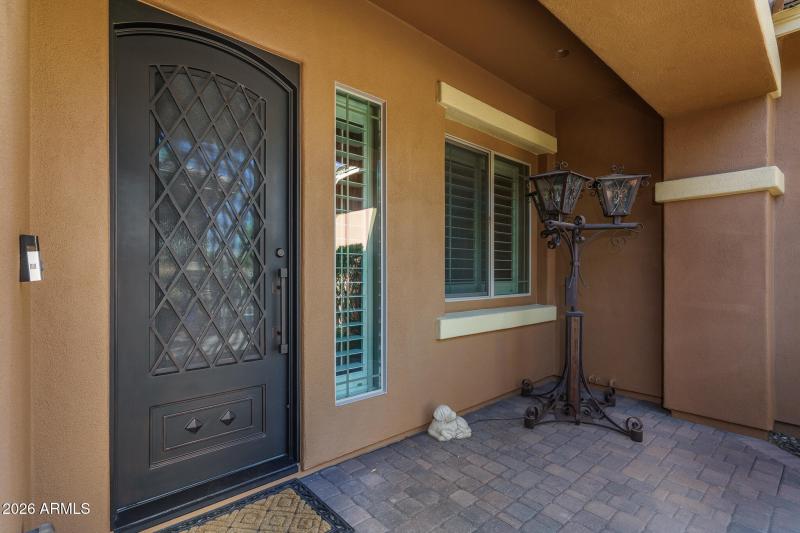 2B) FRONT ENTRY