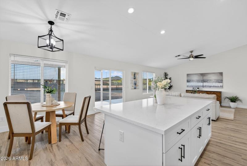 19-web-or-mls-045W Moon Dust Trl