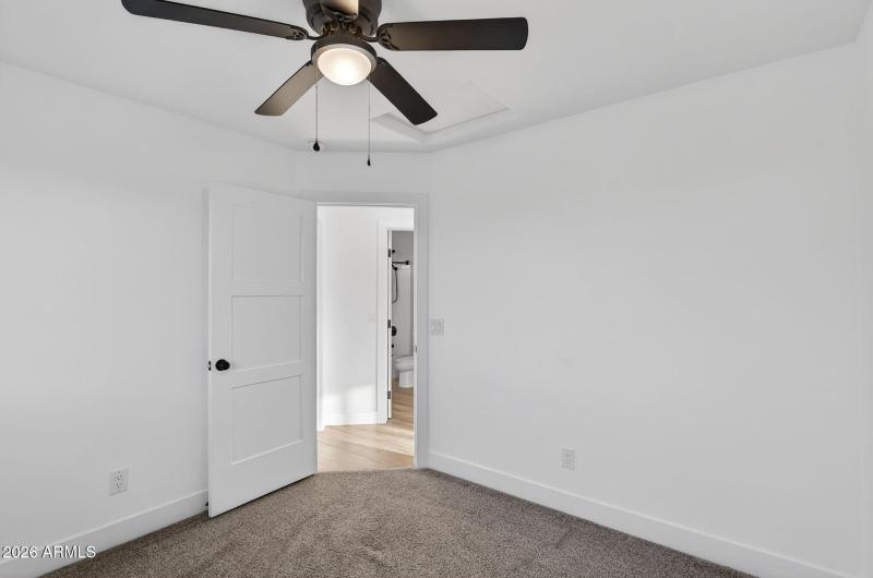 32-web-or-mls-031W Moon Dust Trl