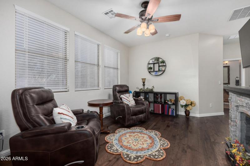 Loft, Additional living room!