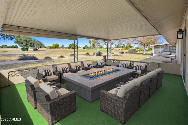 Modern fire pit pati