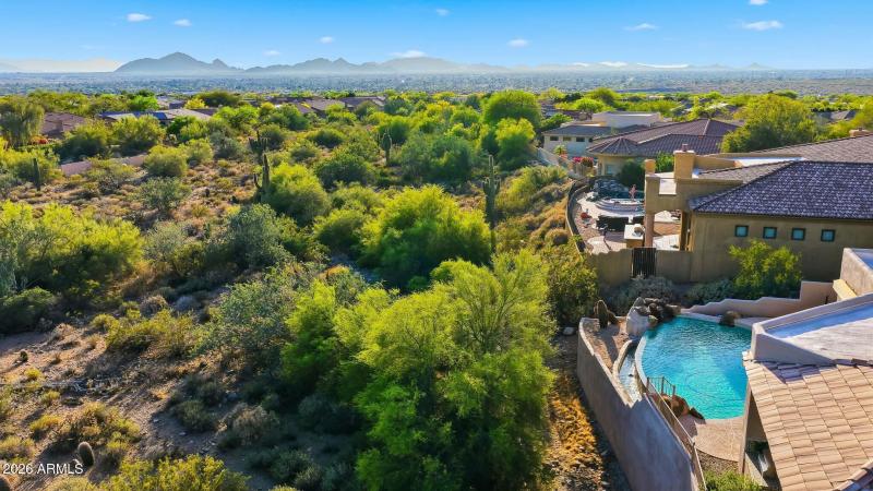 Desert and Mountain Views!