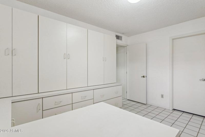 34-web-or-mls-10908-n-57th-ave