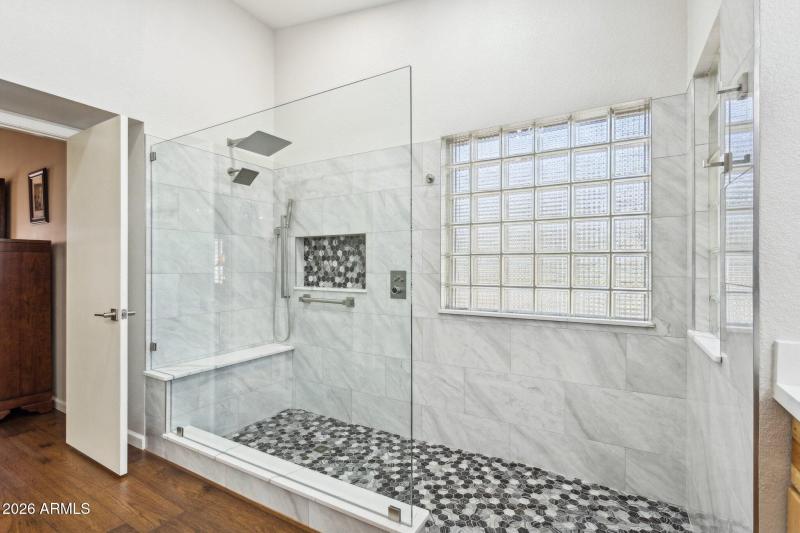 42-web-or-mls-10908-n-57th-ave