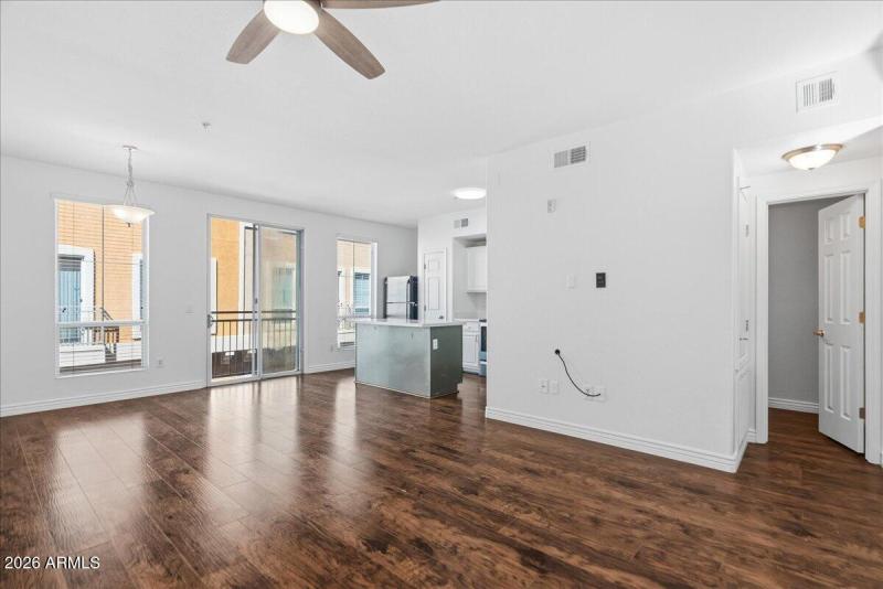 08-18250 N Cave Creek Rd #190_RedHogMedi