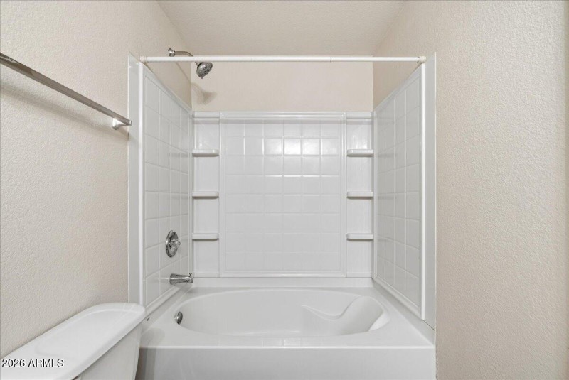 27-18250 N Cave Creek Rd #190_RedHogMedi