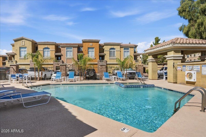 37-18250 N Cave Creek Rd #190_RedHogMedi