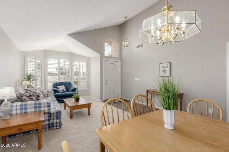 FORMAL LIVING/DINING