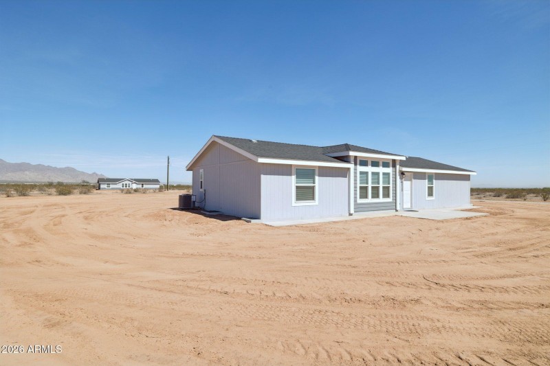 6-web-or-mls-18230-n-meadow-ln-rd