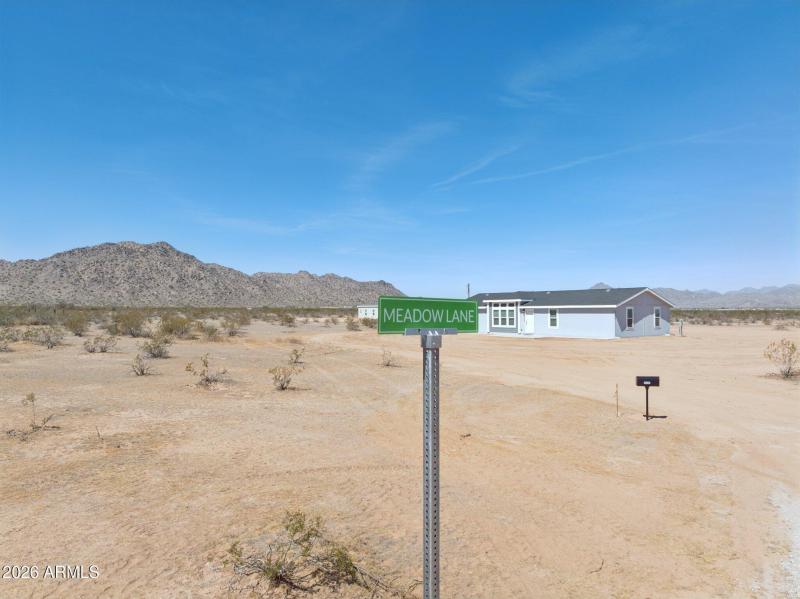 8-web-or-mls-18230-n-meadow-ln-rd