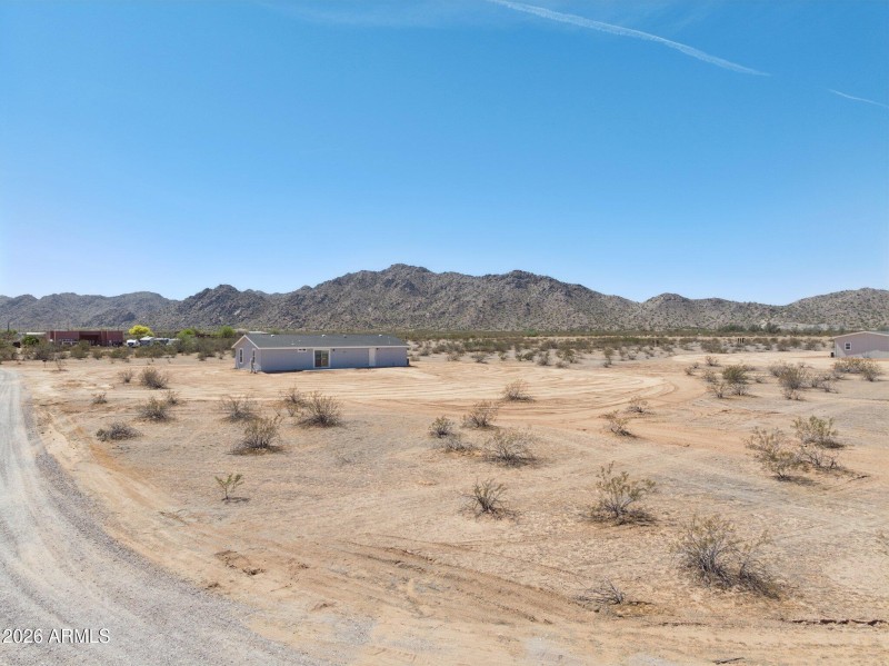 15-web-or-mls-18230-n-meadow-ln-rd