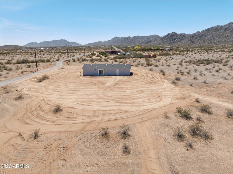 16-web-or-mls-18230-n-meadow-ln-rd