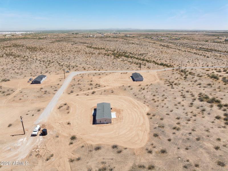 38-web-or-mls-18230-n-meadow-ln-rd