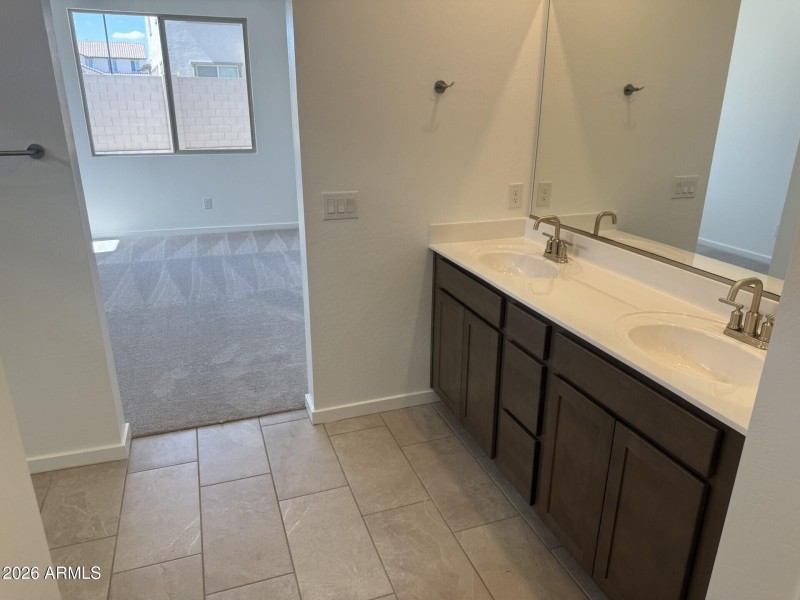 141 Owners Bath 2